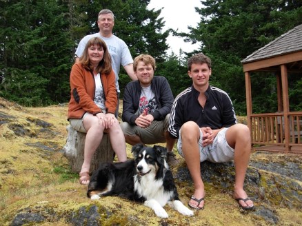 Weiss Family: Karen, Tom, Jordan , Colin (and family dog Keisha)